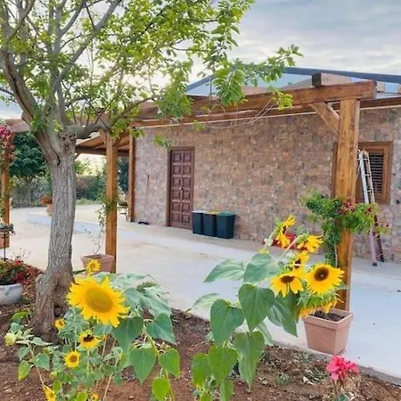 בקתה In Campagna Partanna